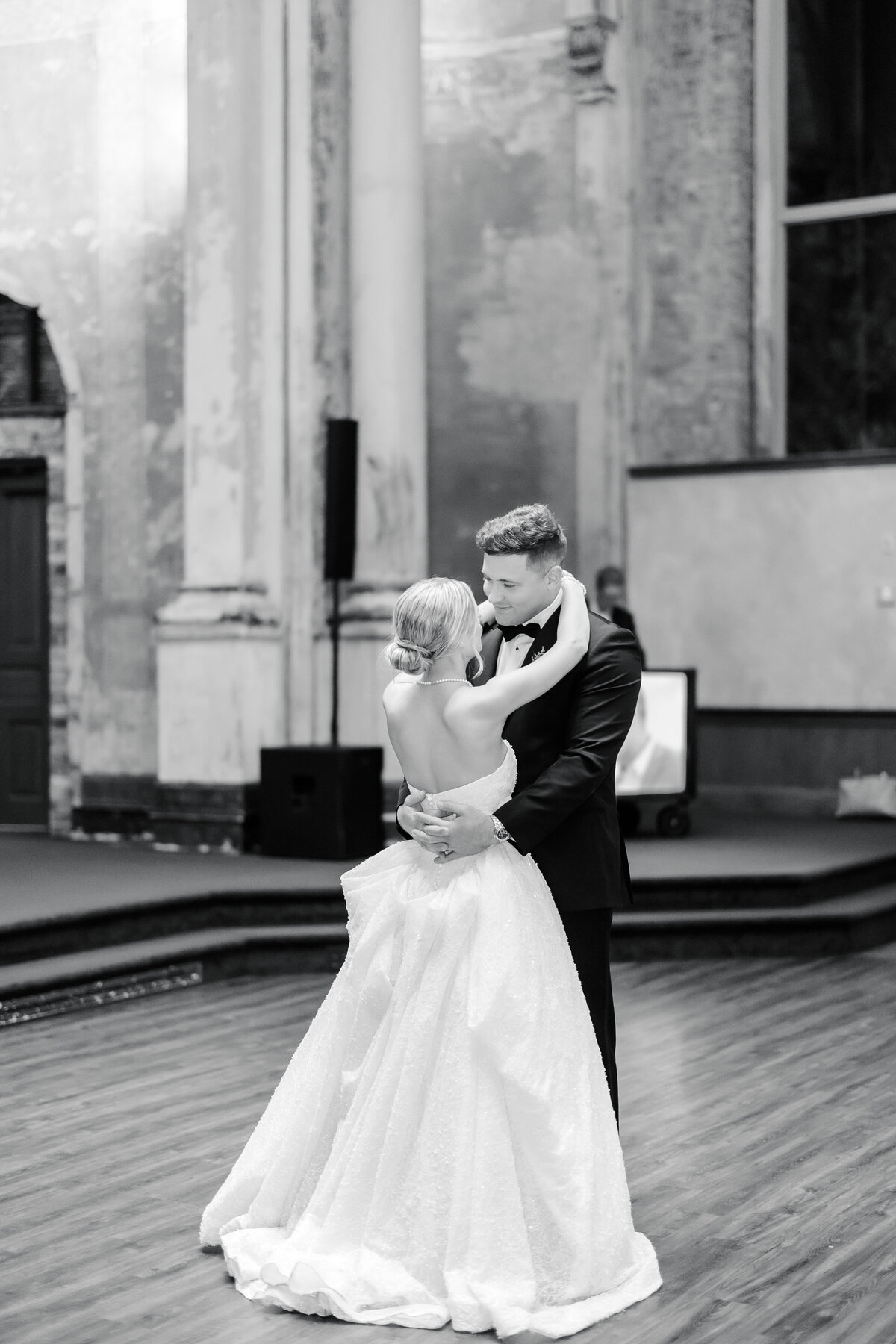 kasia-sickau-wedding-photographer-grace-alex-monastery-event-center-cincinnati-ohio1N1A3034