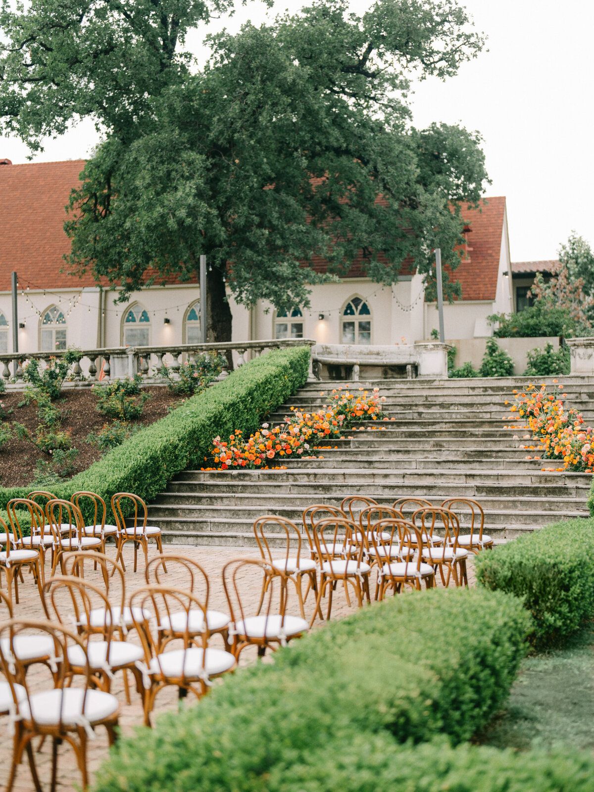 commodore-perry-estate-wedding-garden-stairs-ceremony
