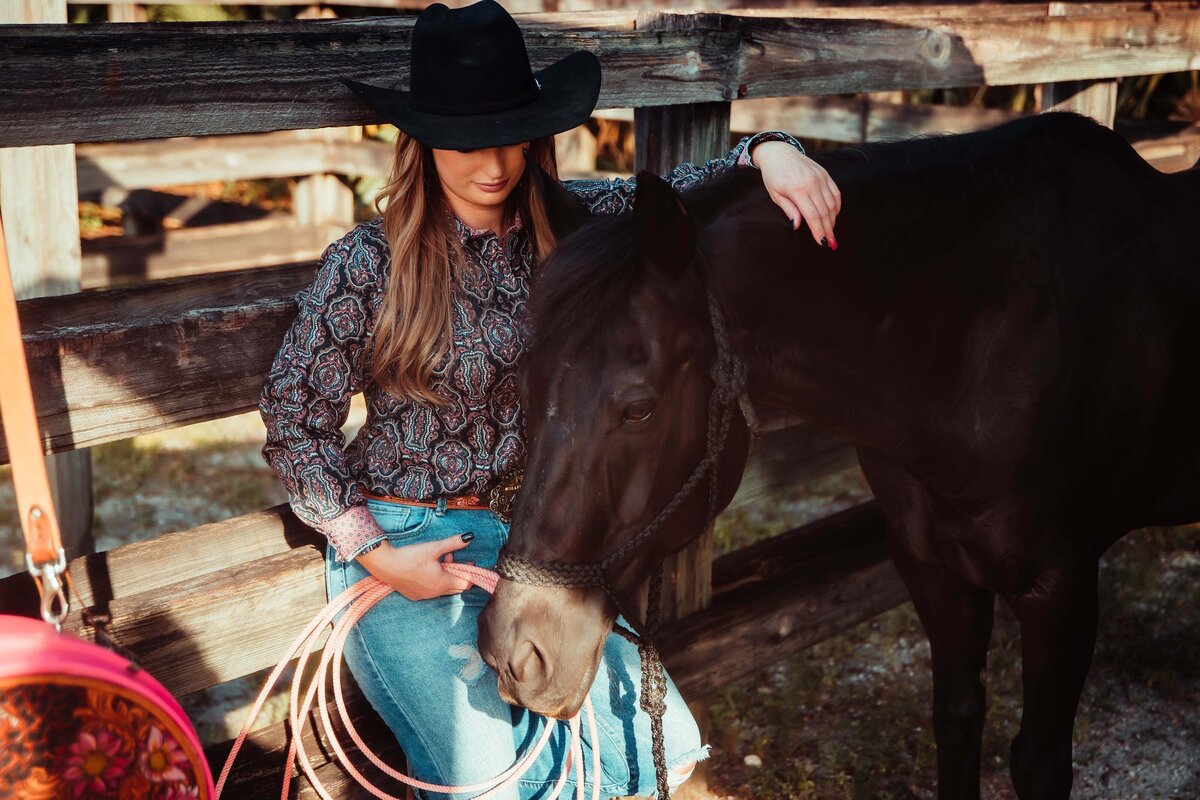 outdoors cowgirl boudoir photograpyhy - lynn dee photography