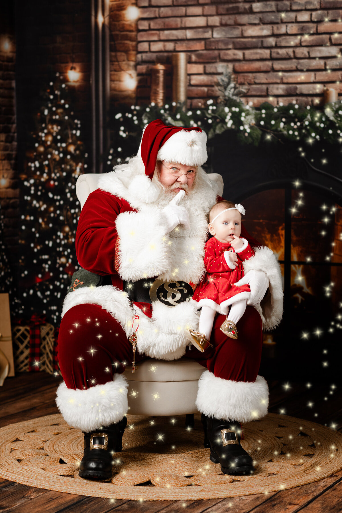 Best NWA holiday photographer, holiday portraits near me, Northwest Arkansas holiday photography, NW Arkansas holiday photos, NWA santa photos