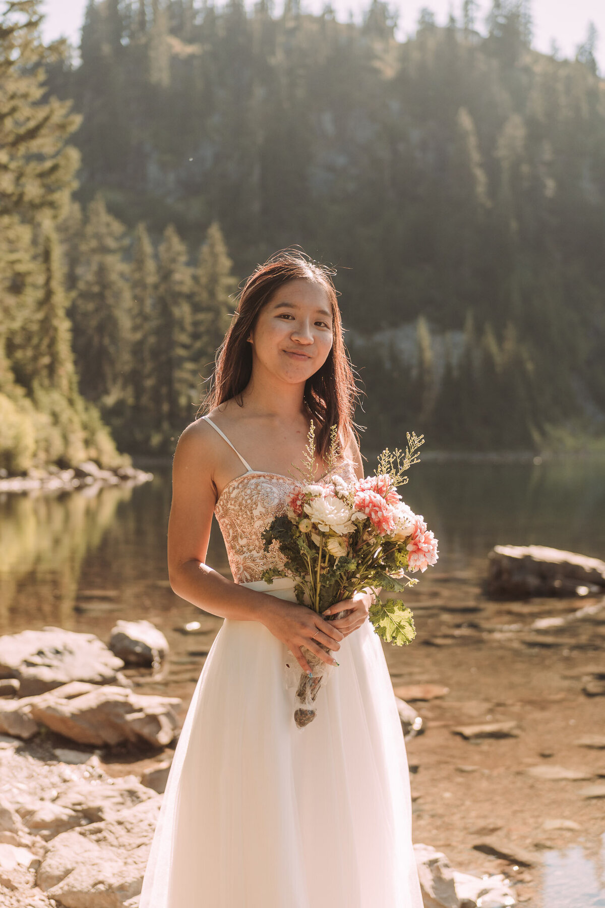 Joyce Li Photography Destination Wedding Elopement Engagement Lifestyle Portrait Photographer West Coast Seattle Washington California snowlakeengagement-23