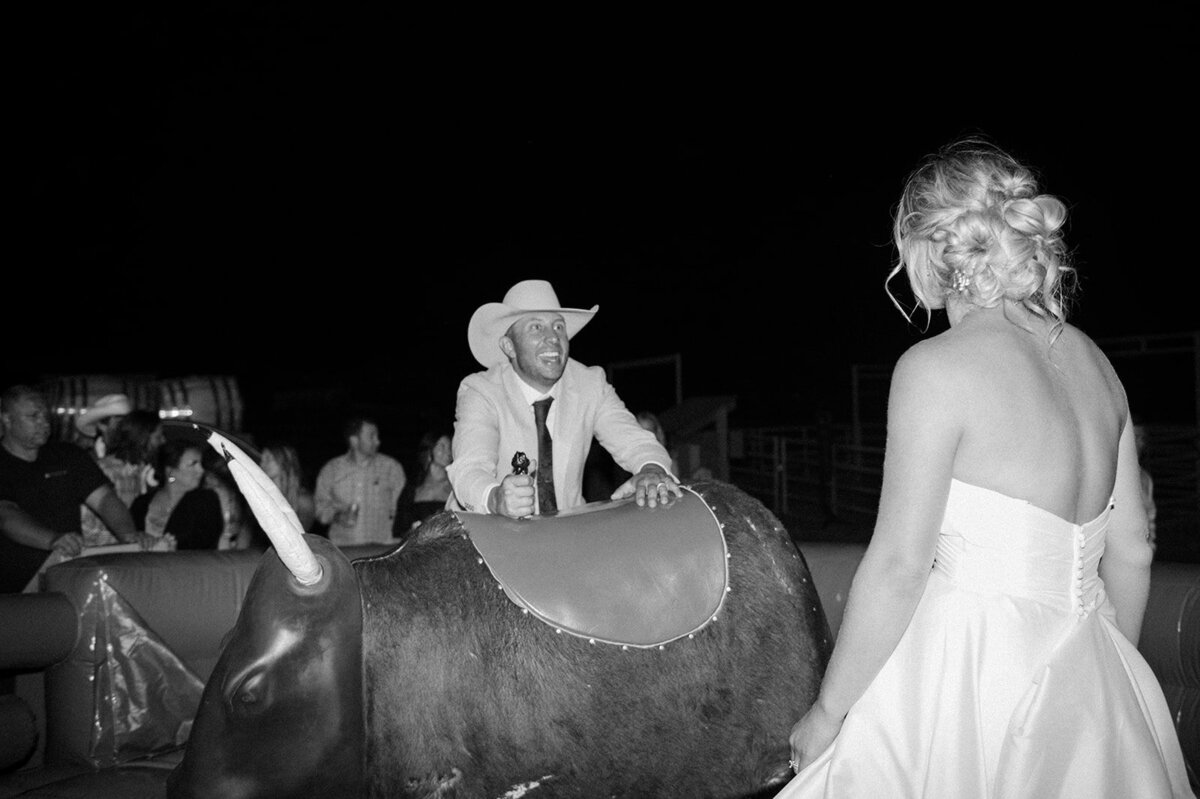 presley-gray-luxury-western-montana-wedding-1702