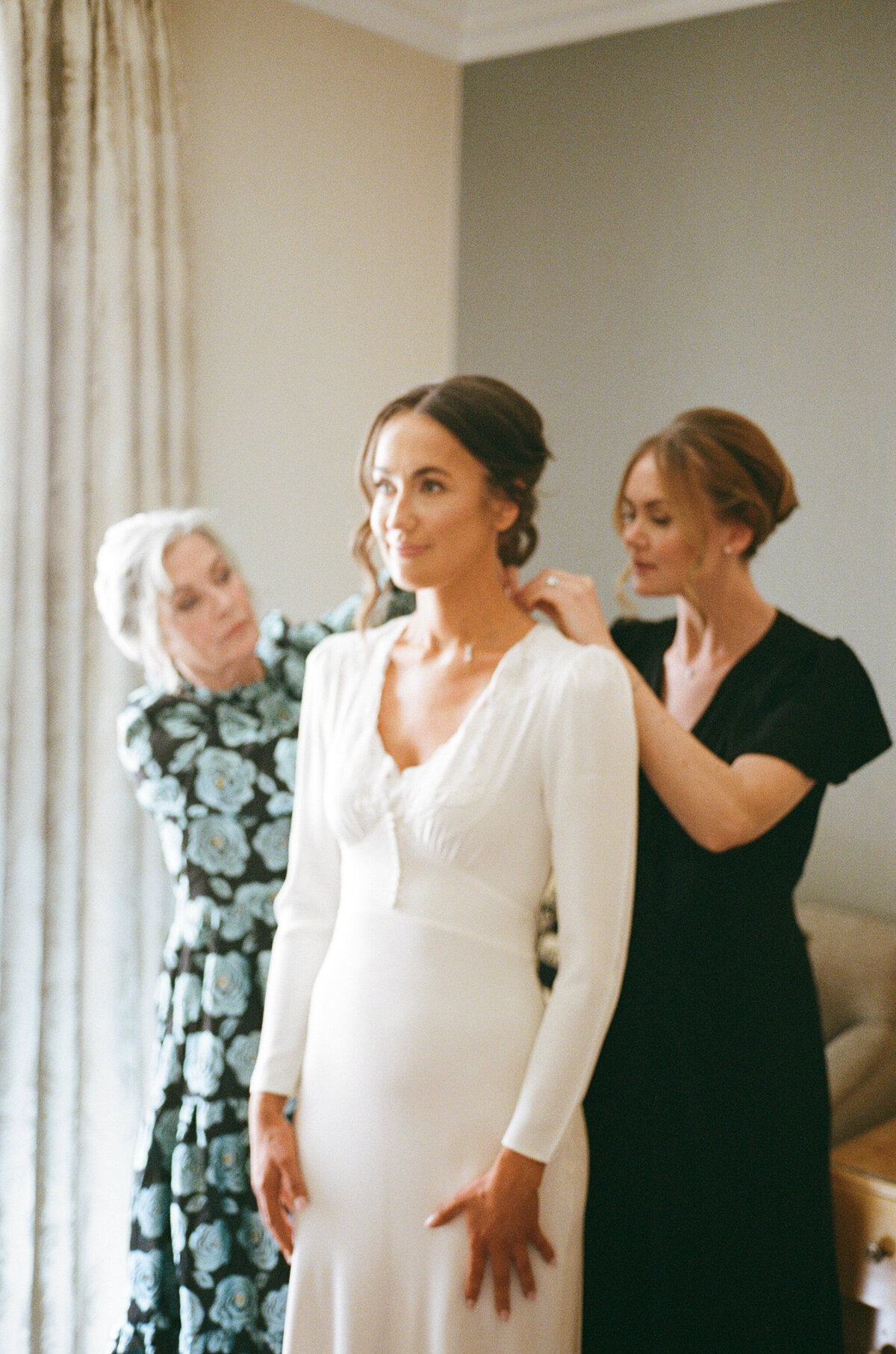 adorlee-weddings-011-film-wedding-photographer-the-landmark-hotel-london