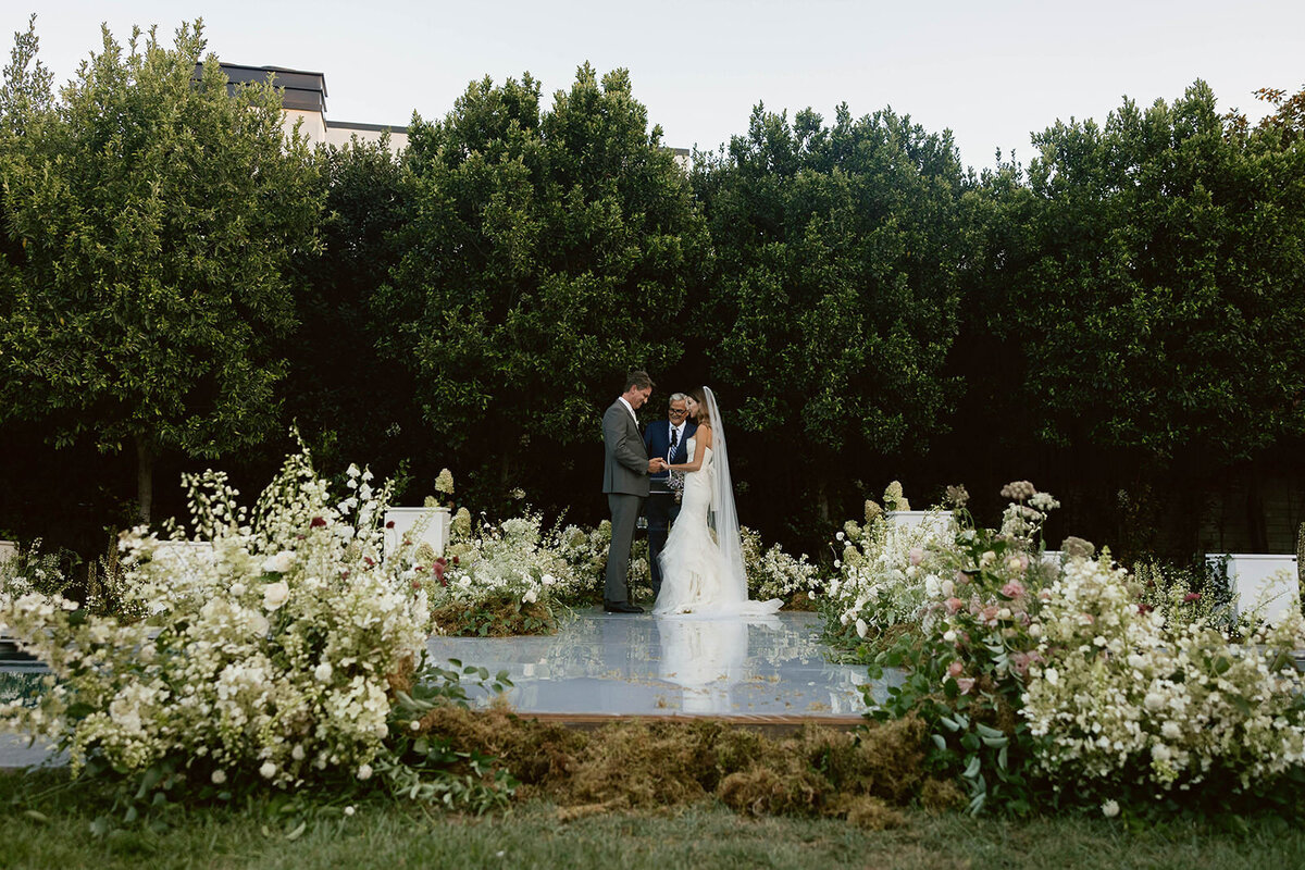 Backyard-Wedding-LosAngeles-ModernFamily-9999