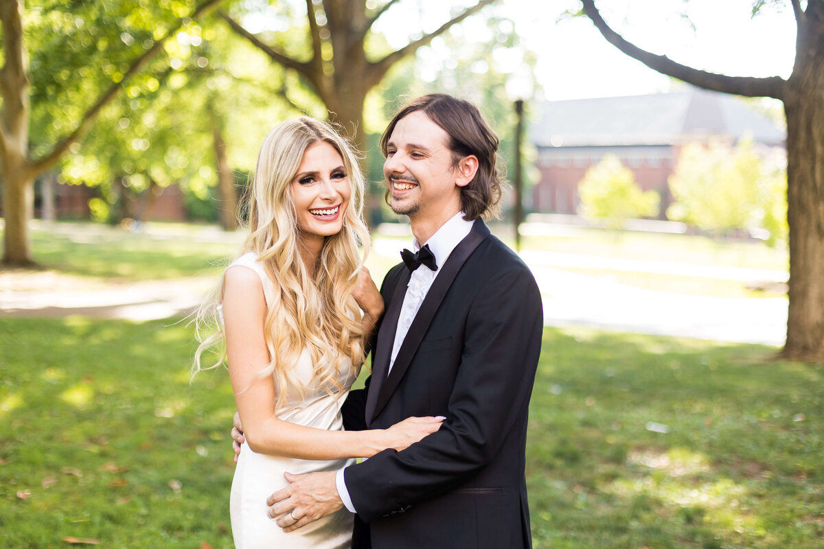Bride and groom portraits in the grounds of Vanderbilt Alumni Hall, Nashville