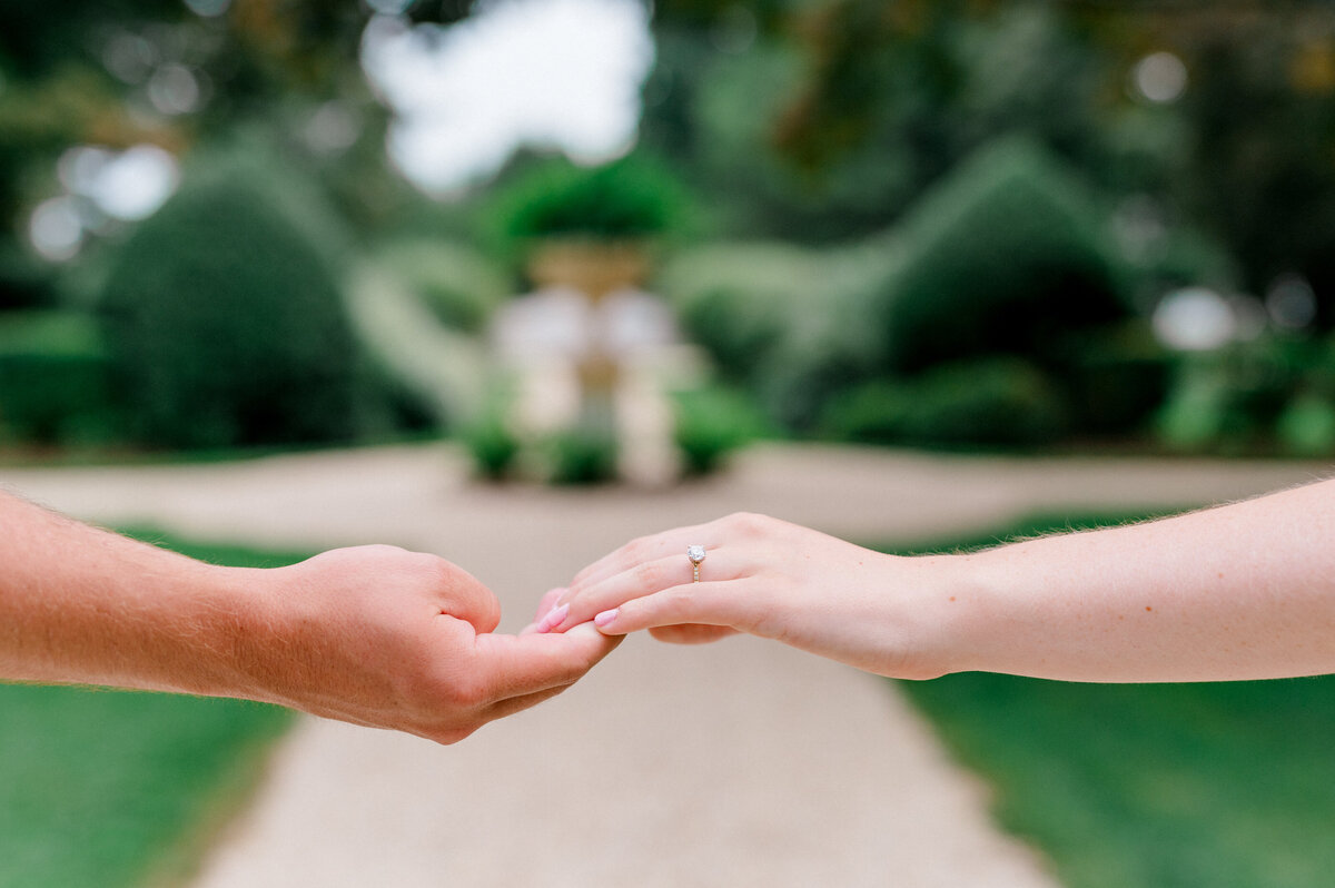Burr-Mansion-Fairfield-Engagement-Session14
