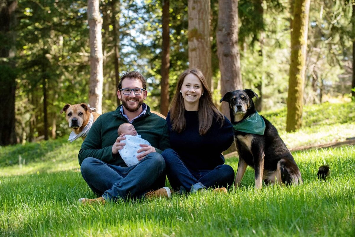 Damascus Front Porch Newborn Family Portrait200416-25