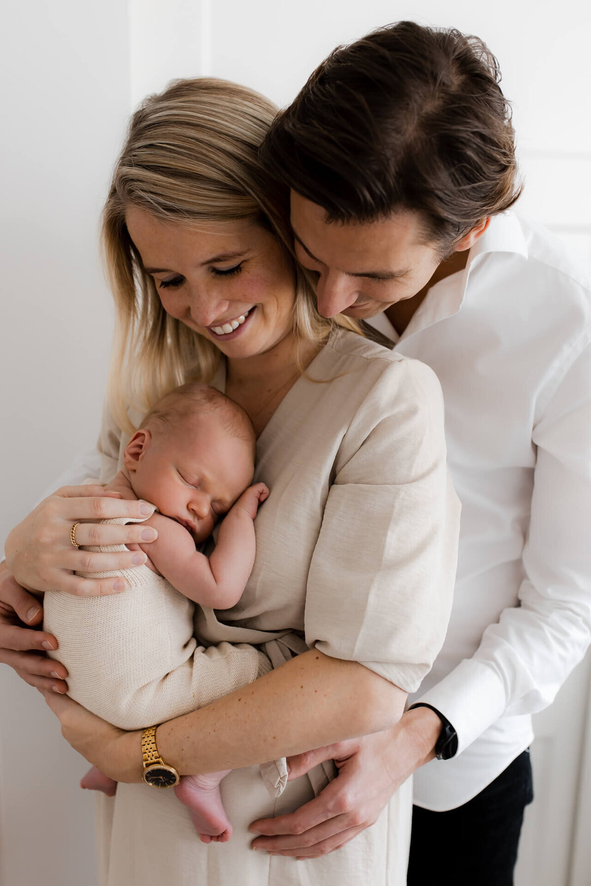 Newbornshoot papa mama en baby