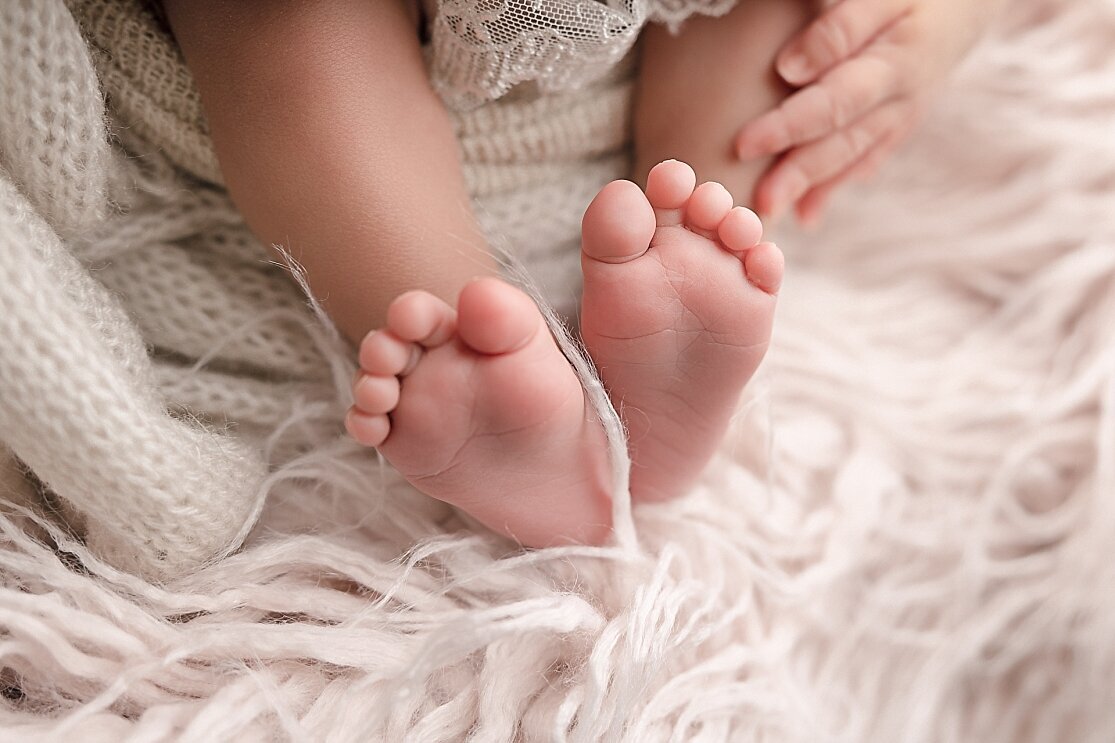 detail picture of baby toes