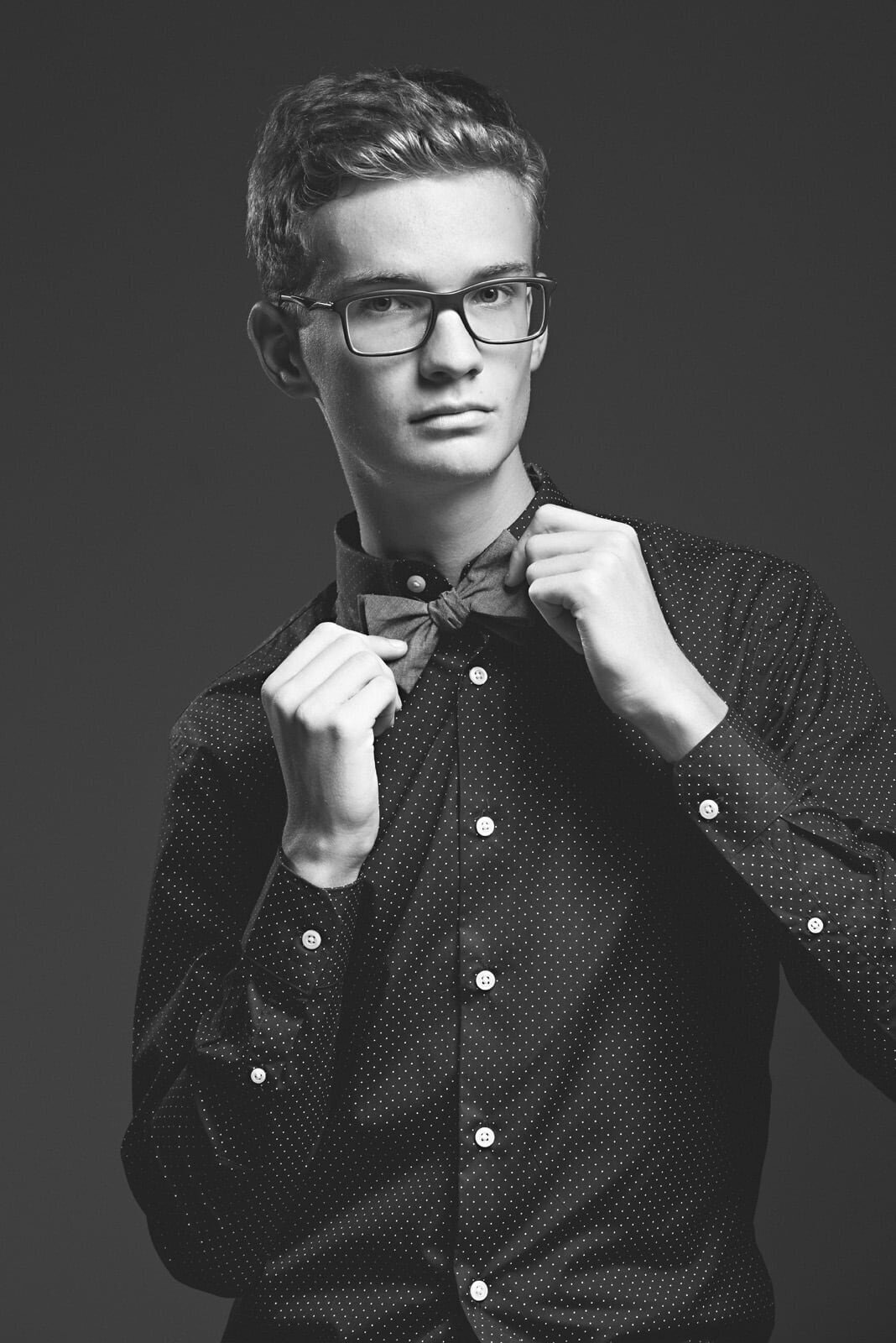 Photographer in Minnesota in Stylish Attire-02