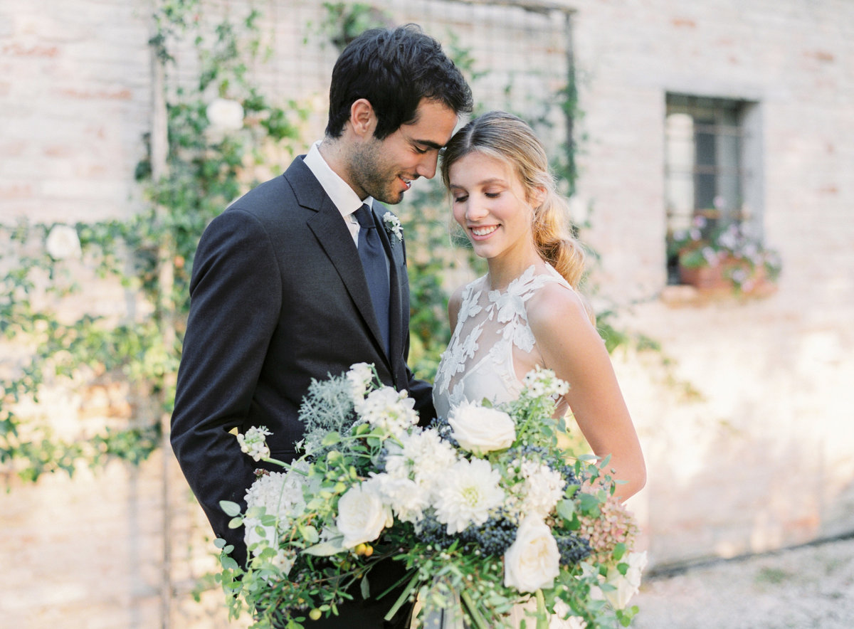 RominaSchischkePhotography-IntimateElopementUrbinoImage00152