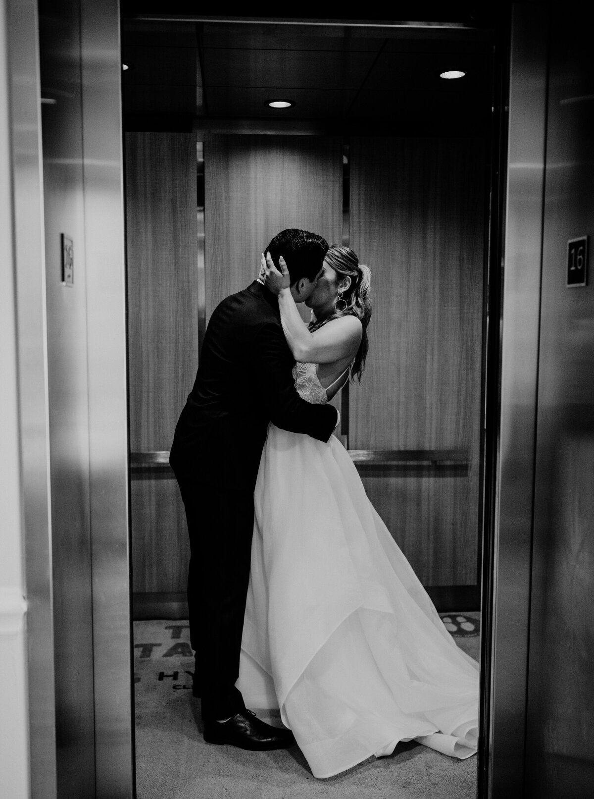 mariah-lacy-photo-hyatt-clearwater-elopement-chantilly-chic-celebrations-8