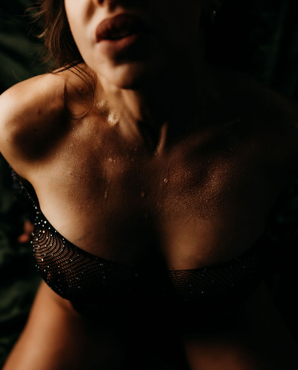Boudoir photography woman with honey Lubbock, Texas Boudoir photographer in Amarillo TX