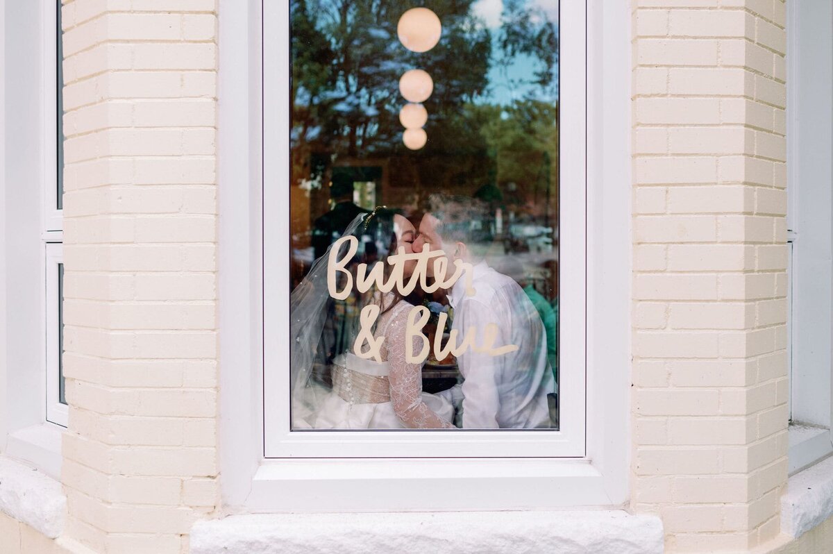 LumaRestaurantTorontoWeddingButterandBlue-25