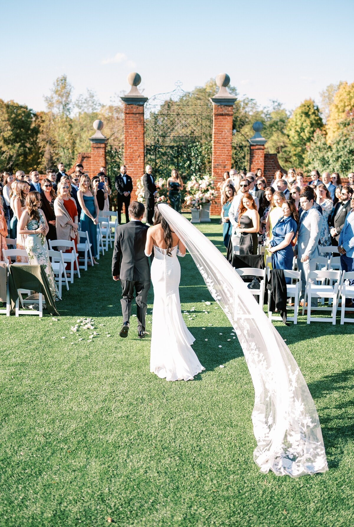 rachel-jordan-photography-529_Gallison-Hall-Wedding-Florist-Gossamer-Floral-Designer