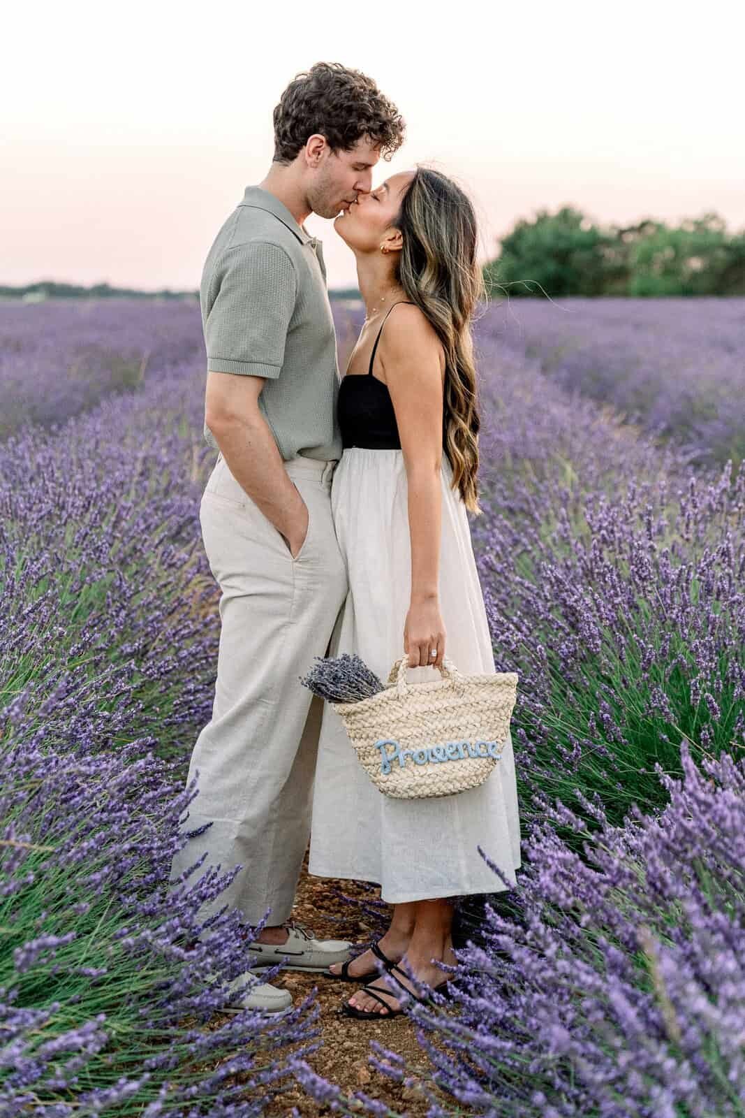 dreamy-proposal-vladislav-and-kathryn-lavender-fields-provence-andrea-marino-photography--33