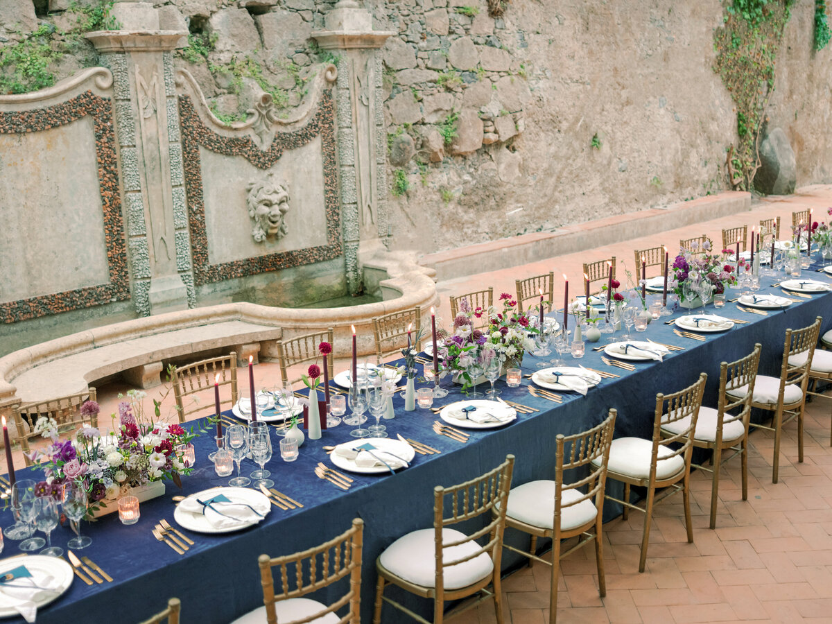 casa-dos-penedos-portugal-wedding-navy-blue-purple-pink-table-ideas