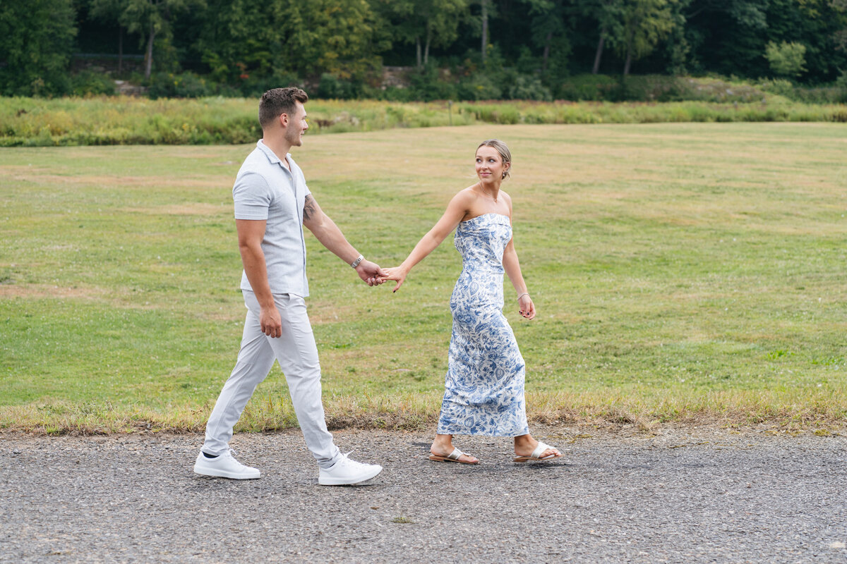Engagement photographer Danielle Littles captures romantic, candid moments with a storytelling approach. Specializing in timeless, heartfelt photography for couples in love
