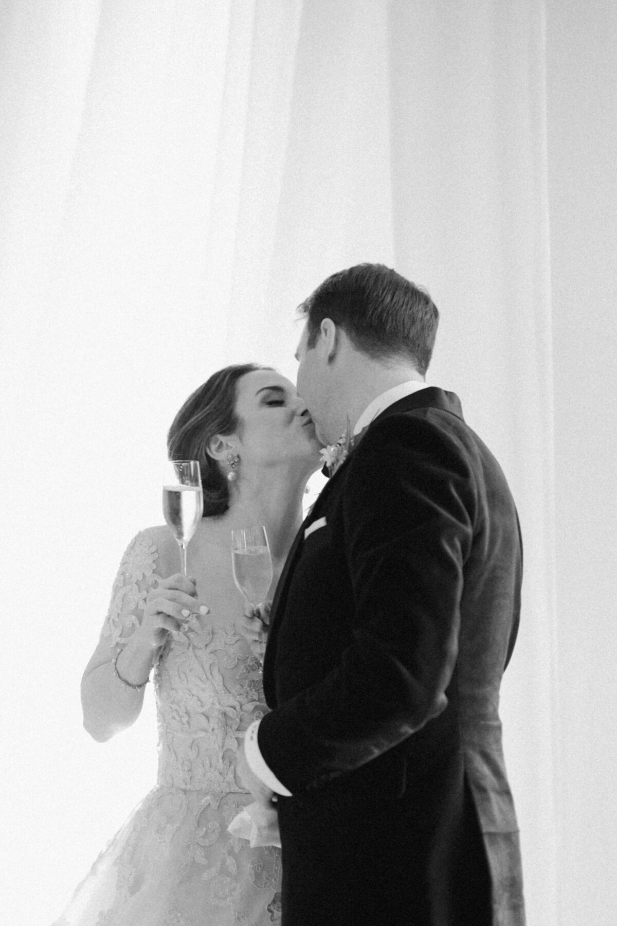 Whiteney and Tommy - JW Marriot - World Wide Wedding Photographer - Alaina René Photography-4
