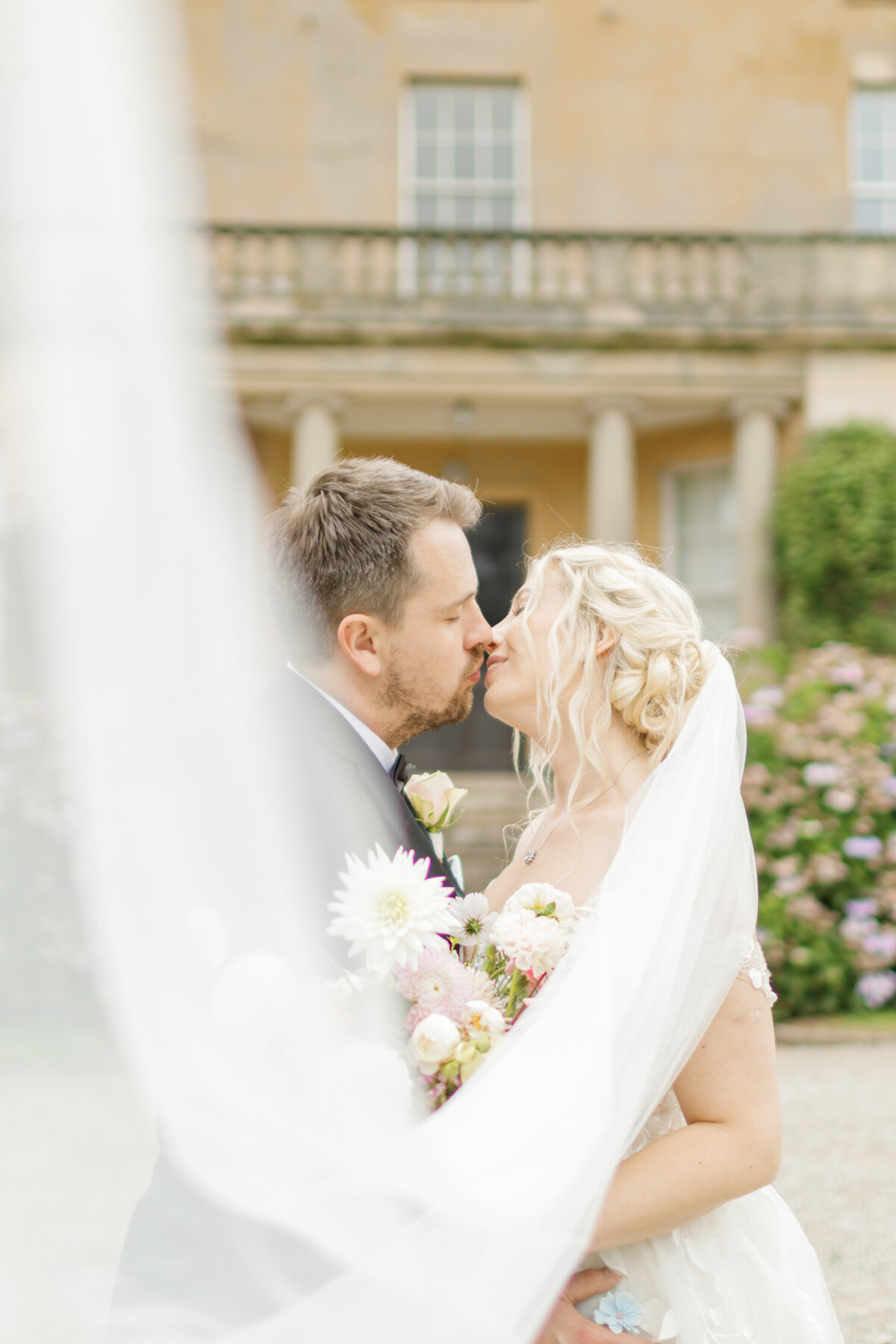 TanyaFlannaganPhotography-WeddingPhotographer-Worcester-Cheshire-Yorkshire-Shropshire-Shrewsbury-LightandAiryWeddings-535