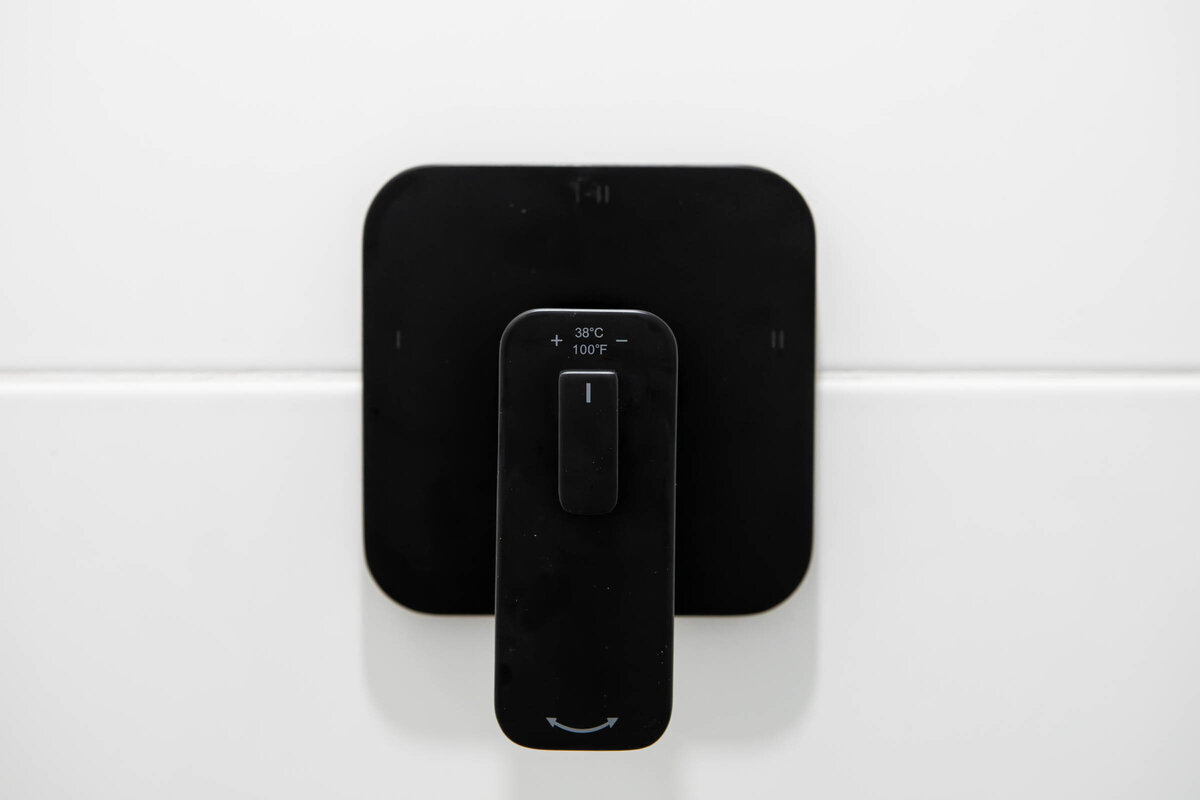 modern-black-shower-handle