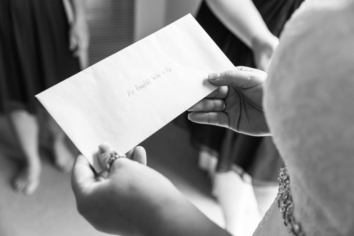 Hannah-Barlow-Photography-Wedding-Bride-Getting-Ready_017