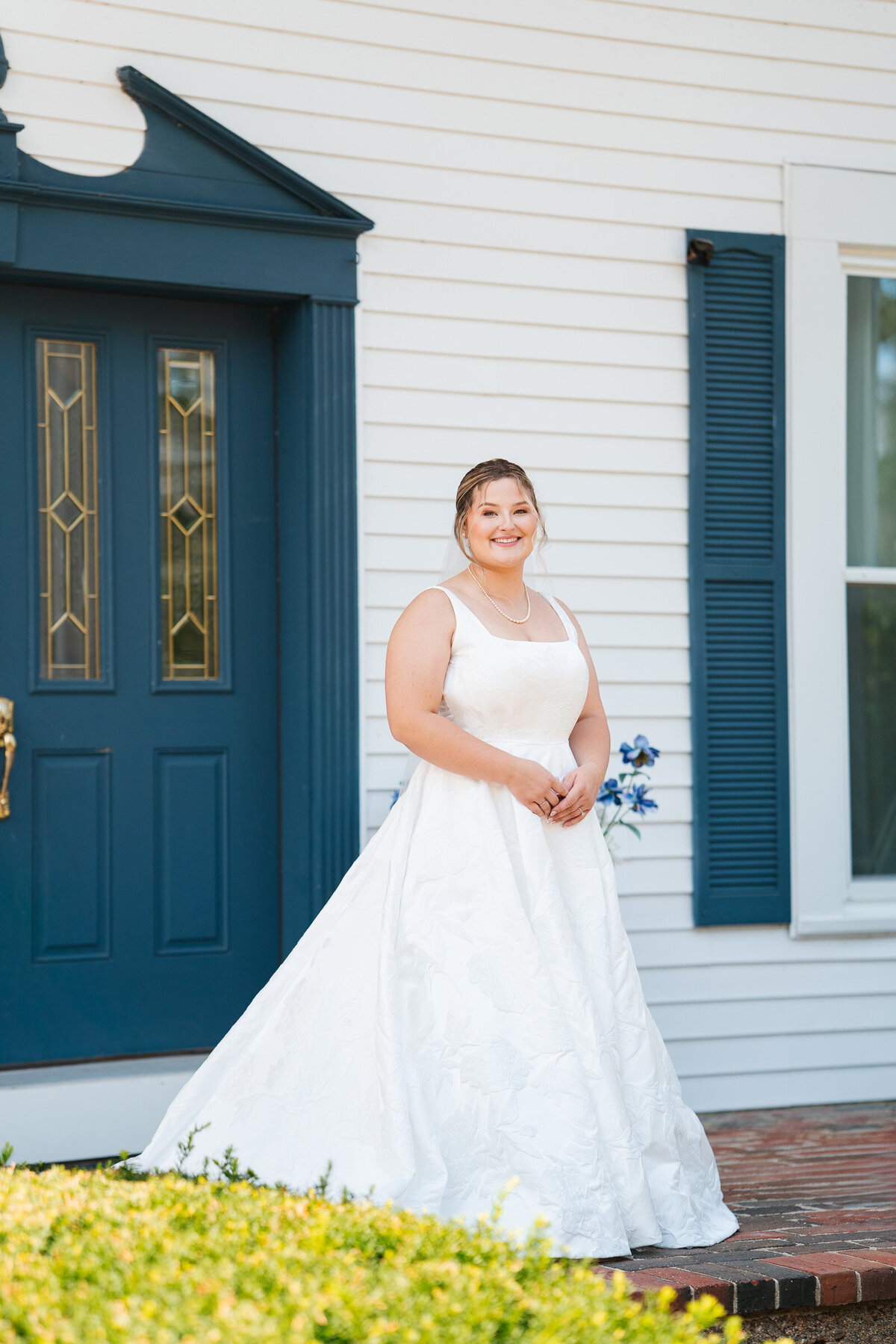 Lakeview Inn wedding photography with soft natural light and intimate storytelling