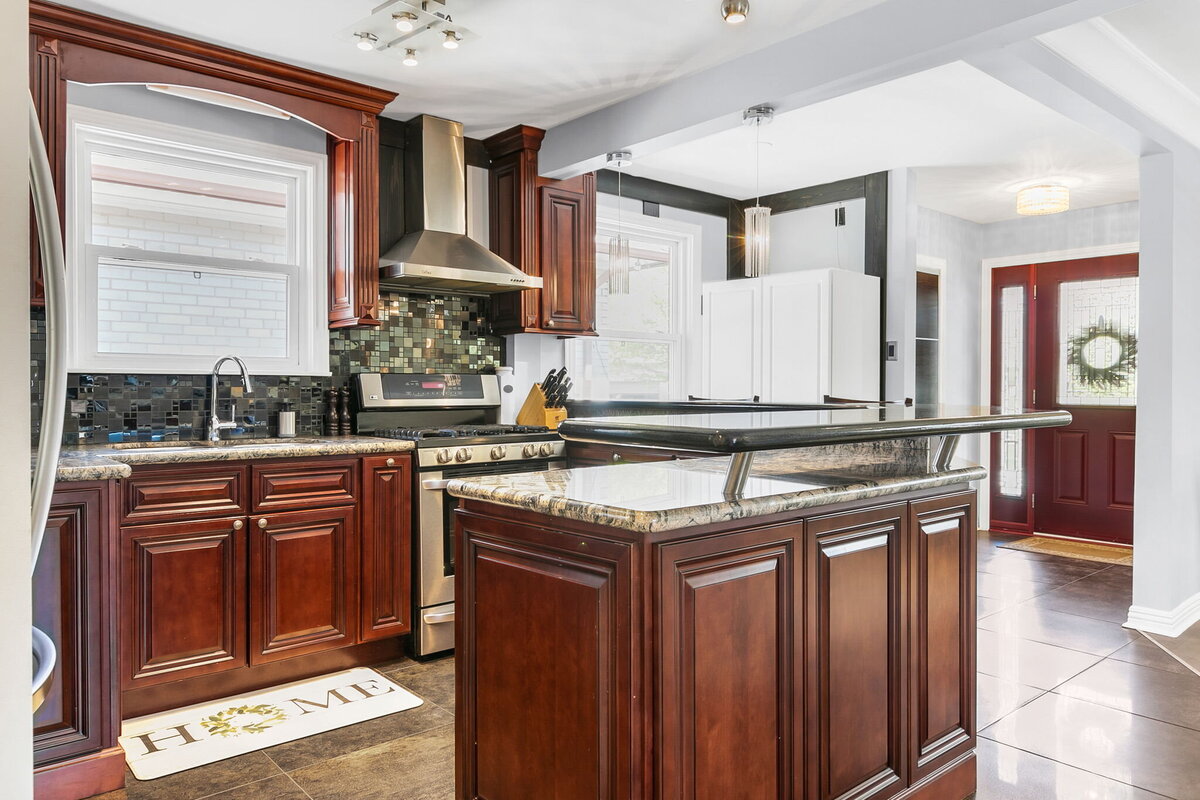 16-web-or-mls-15_001_Kitchen