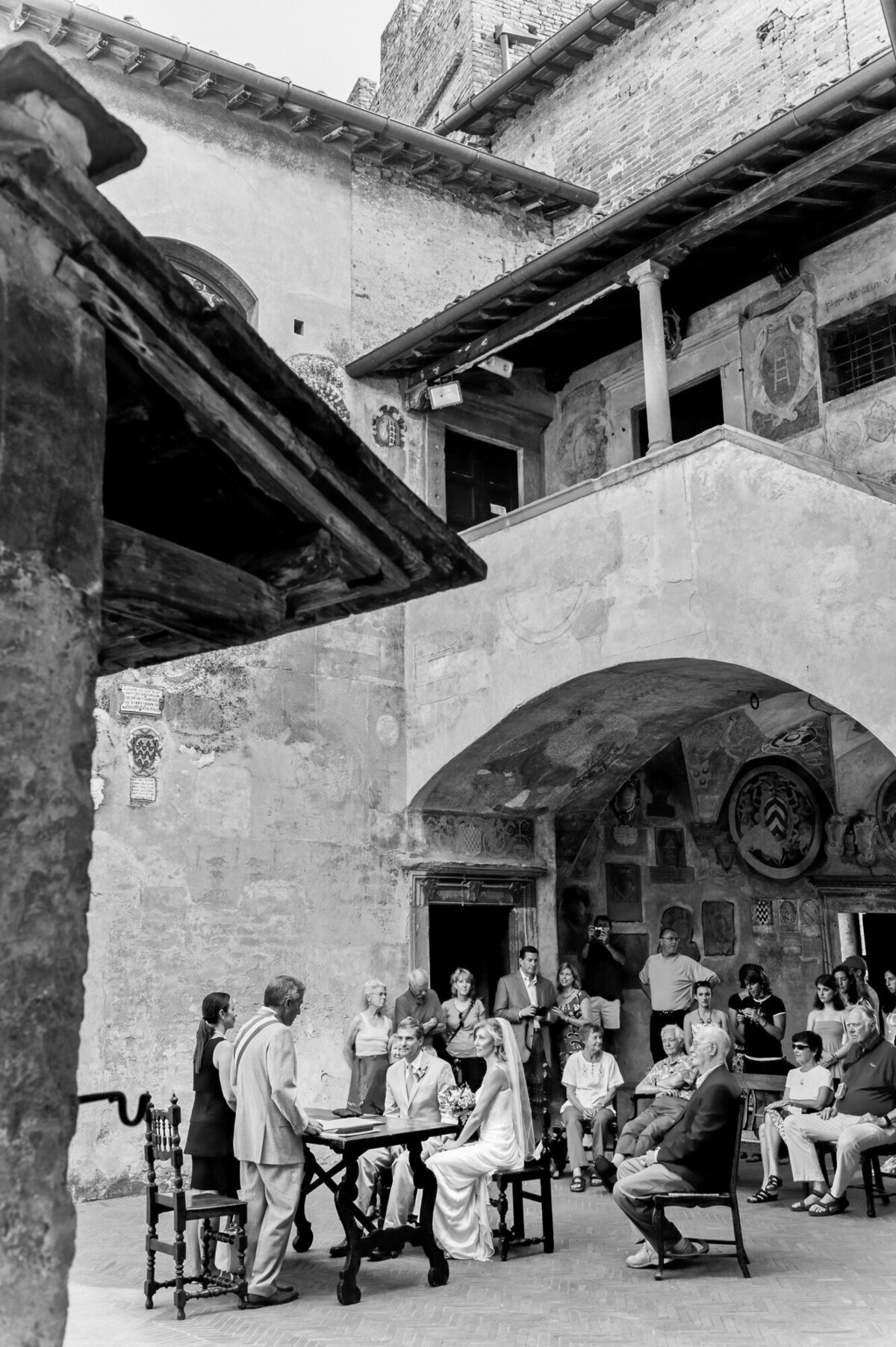 Italy-intimate-Tuscan-wedding-destination-photography