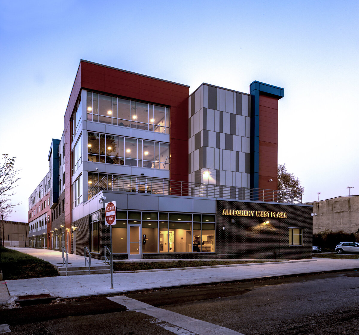 Allegheny West Plaza Exterior 057