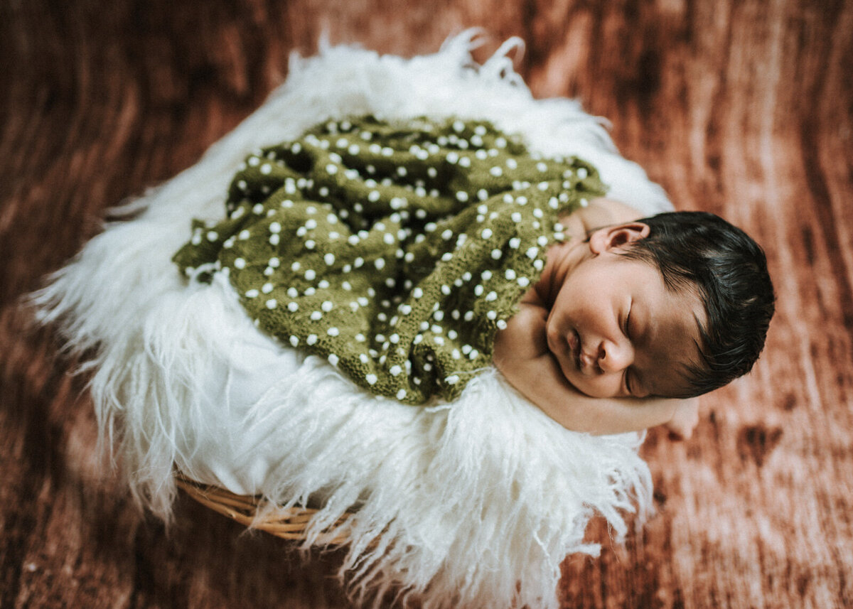 Newborn-Fotograf-Freiburg-Newbornbilder-Inspiration-Babybilder-Babyfotoshooting-4