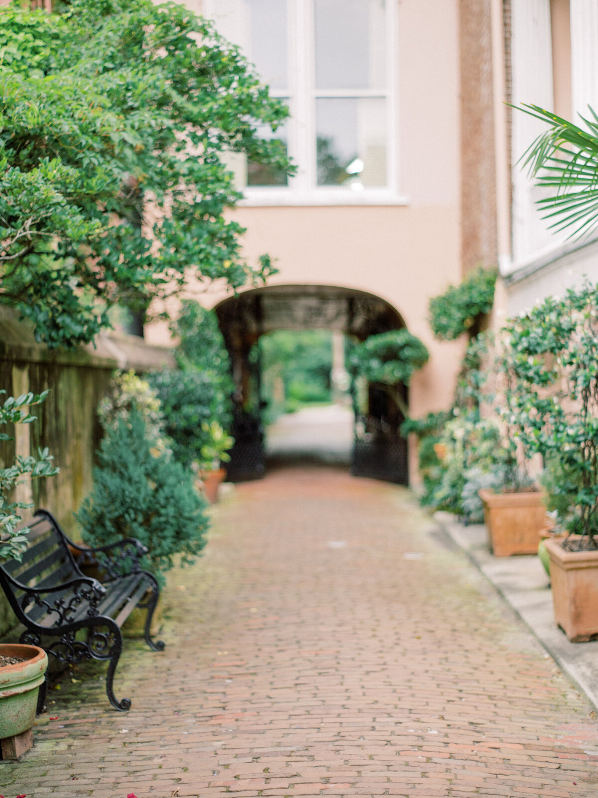 Historic-Charleston-Engagement-session-by-philip-casey-023