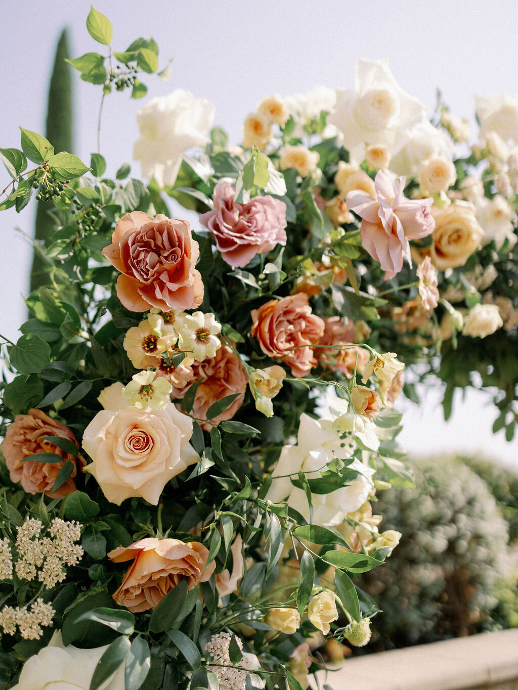 wedding-floral-arch-natural-flowers