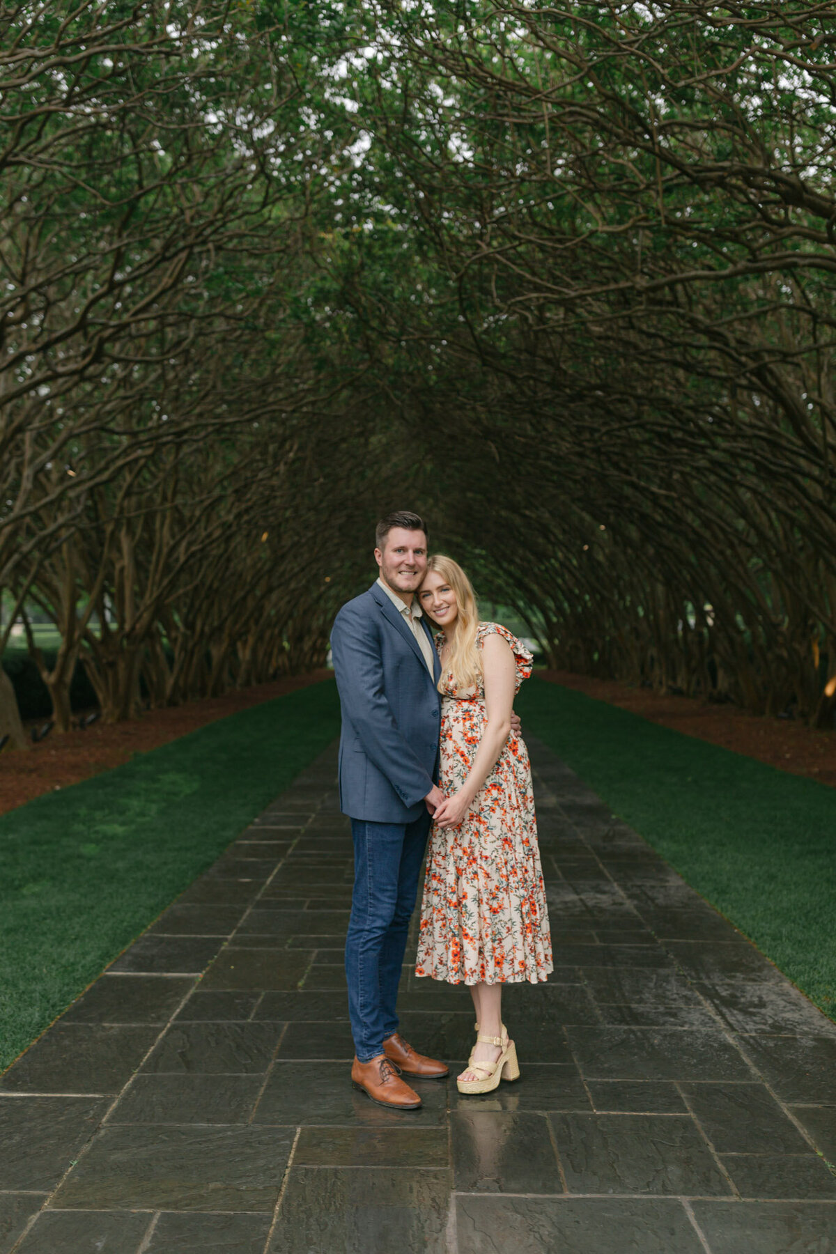 engagement photos at Dallas Arboretum