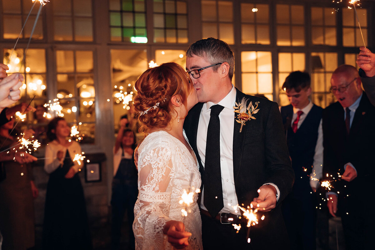 cirencester-wedding-photographer-sparkler-exit-at-the-baytree-burford
