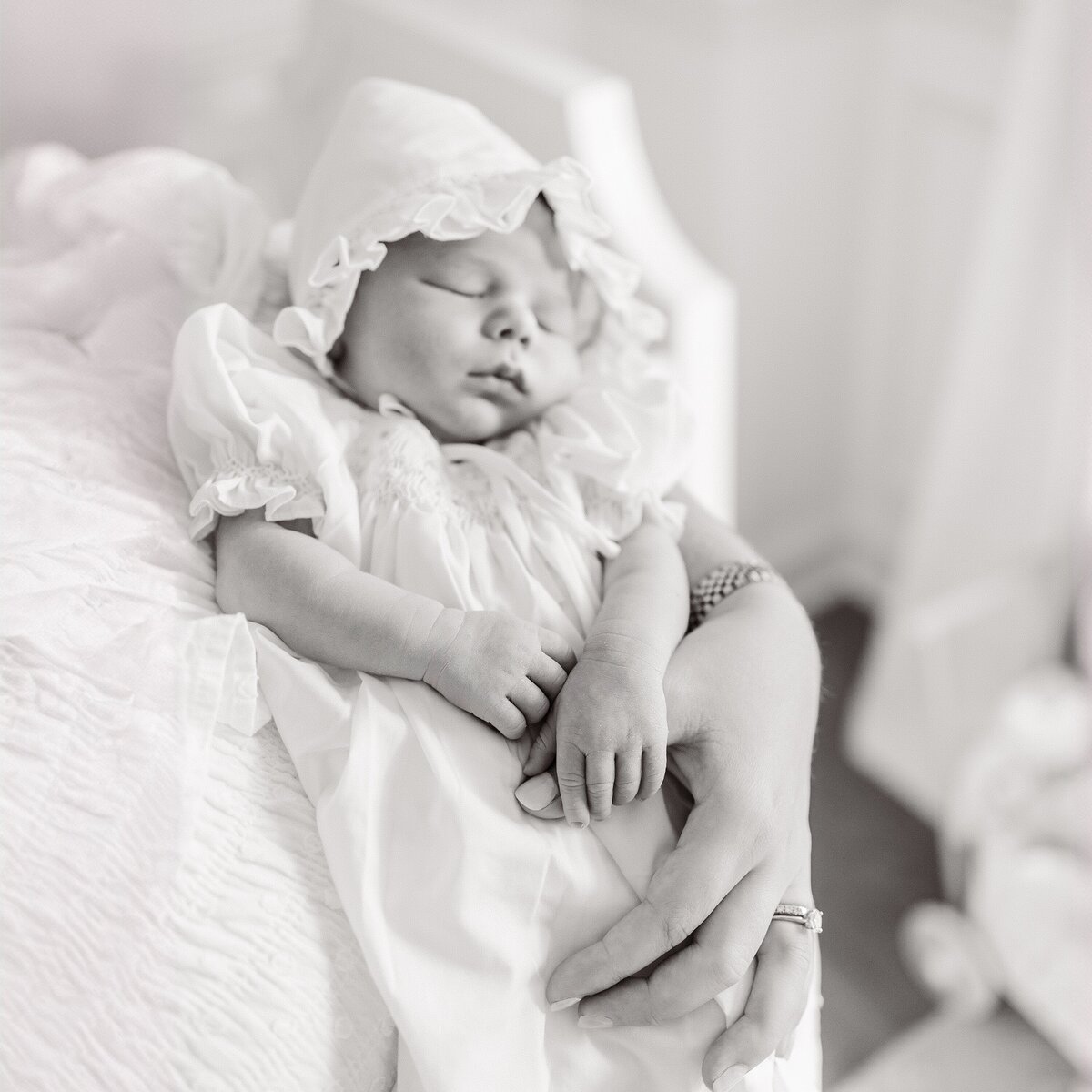 black-and-white-newborn-photos-virginia-beach-newborn-photography-2