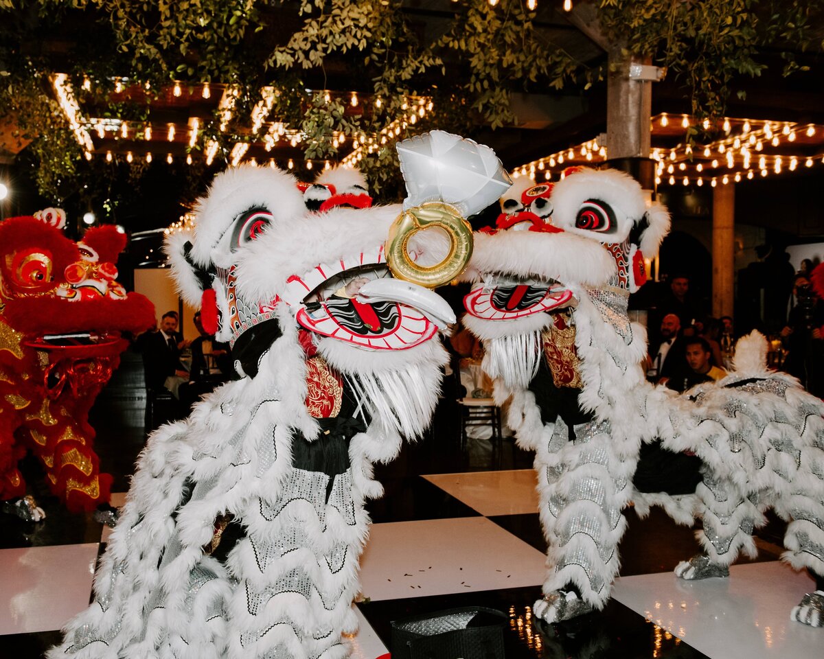Vietnamese timeless white sage wedding29