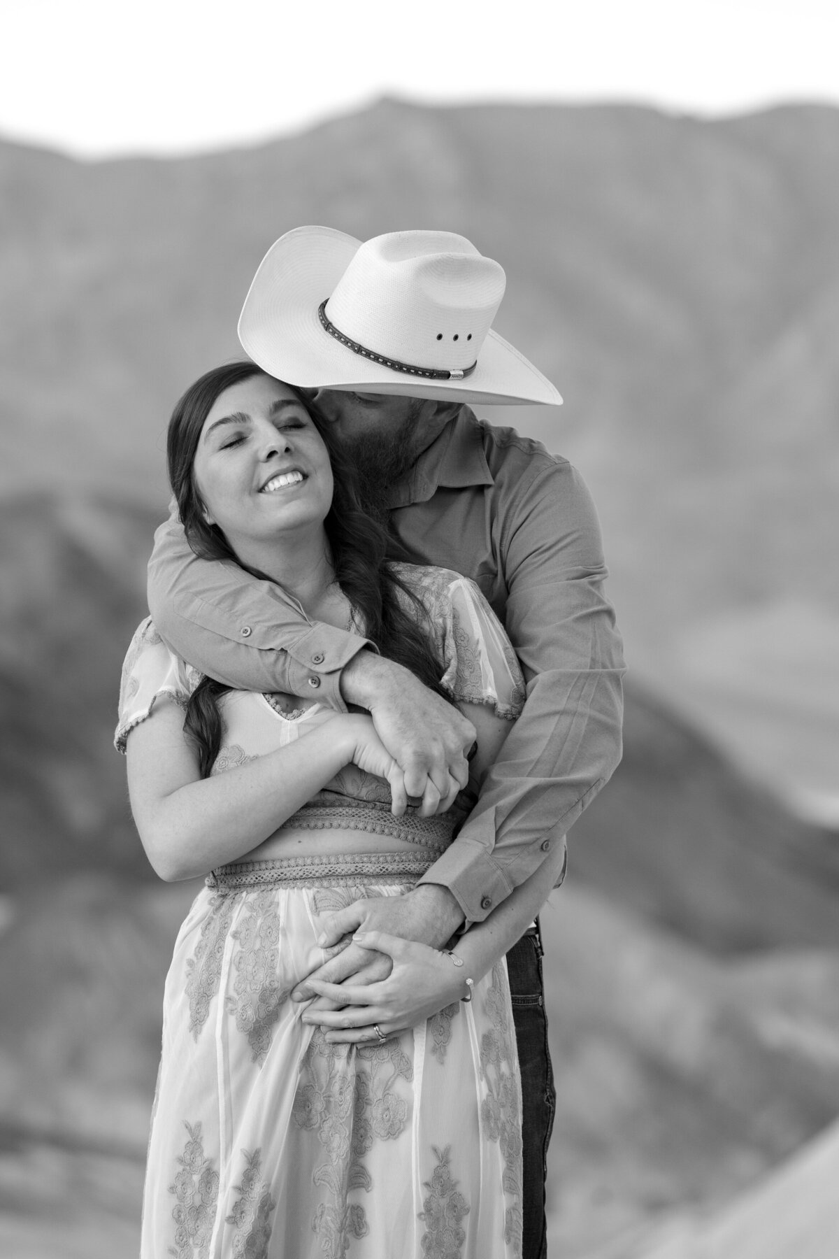 Death-Valley-National-Park-Maternity-Session-5