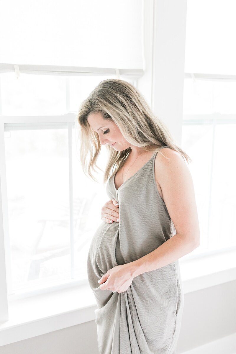 Mount-Pleasant-Maternity-Session-In-Home-Lifestyle_0020