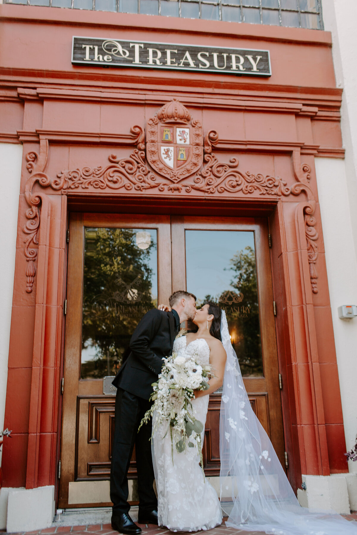 Amelia+Anthony_TheTreasury_14