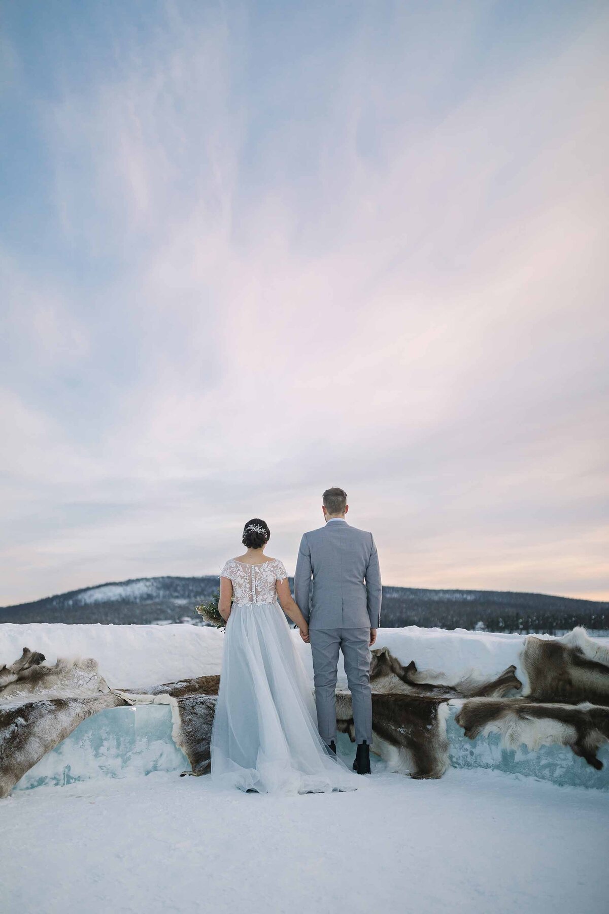 icehotel-weddings-winter-weddings-vinterbröllop-fotograf-kiruna-photographer-wedding-photographer010009