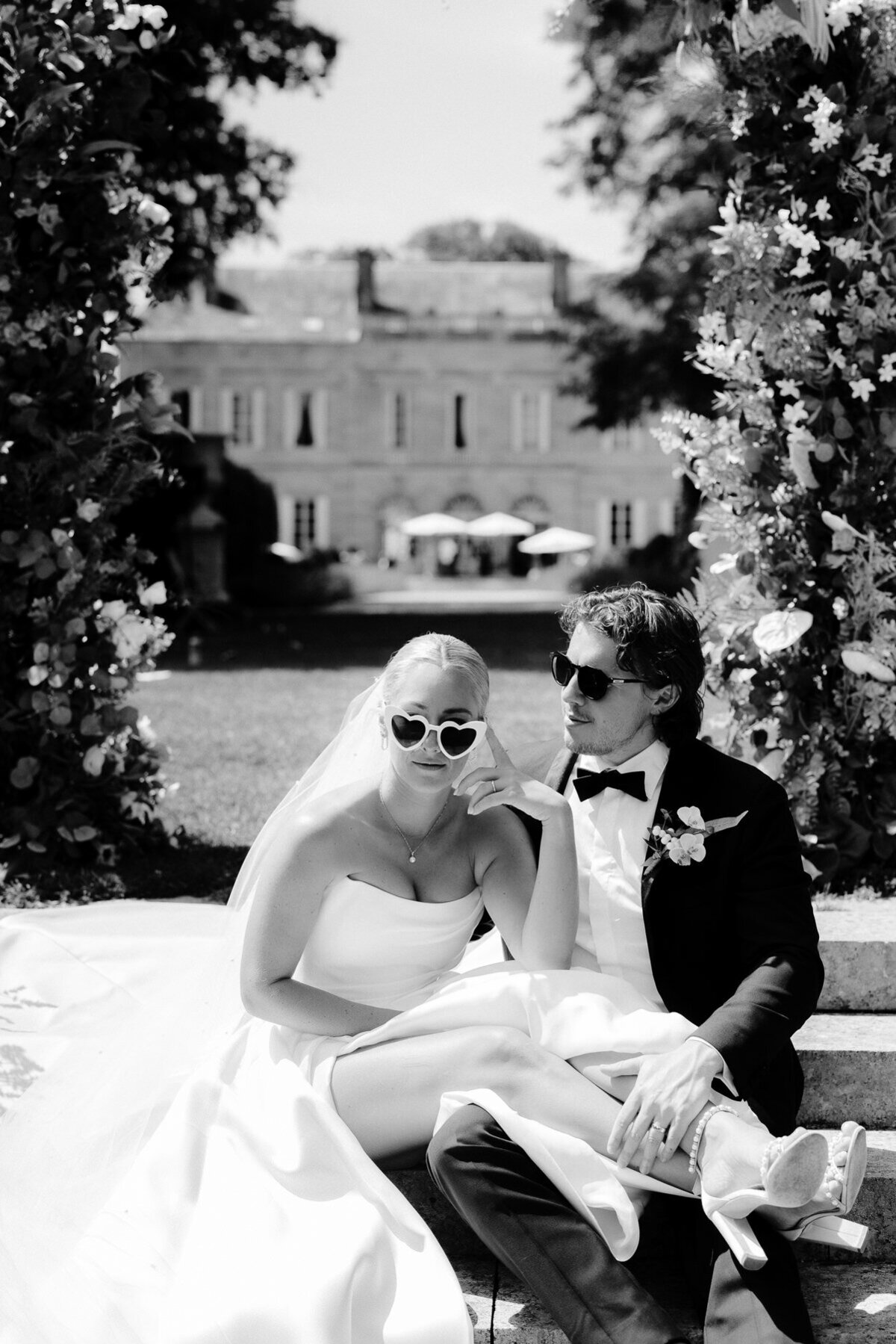 Modern_Fashion_Chateau_Durantie_Destination_Wedding_Photographer-57