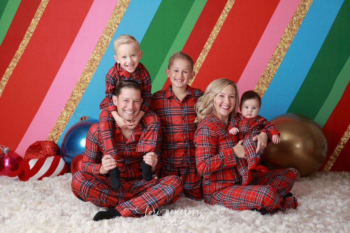 lehigh-valley-photographer-lori-generose-lg-photography-christmas-studio-mini-session-neffs-pa