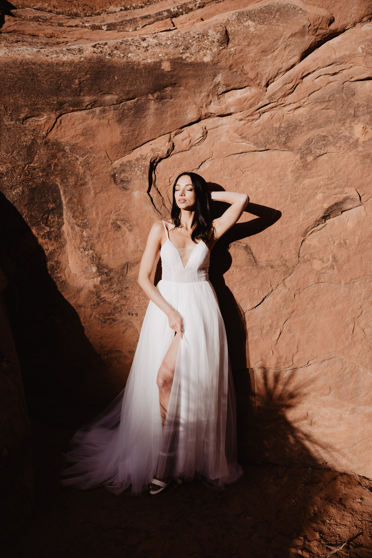 Utah elopement photographer captures bride pictures