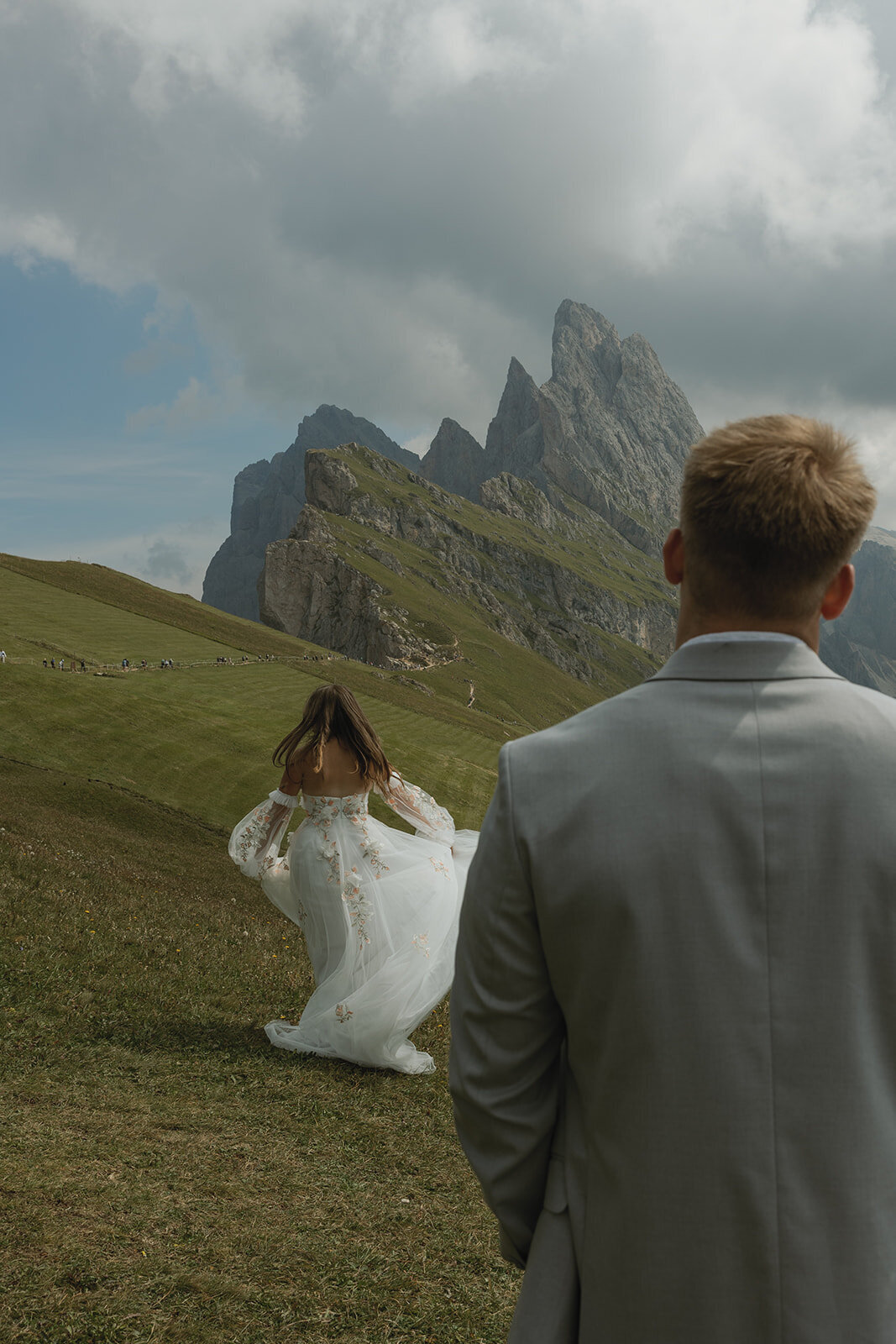 destination-wedding-elopement-photographer-italy-dolomites-seceda-documentary-tanya-davids-photo-film-50