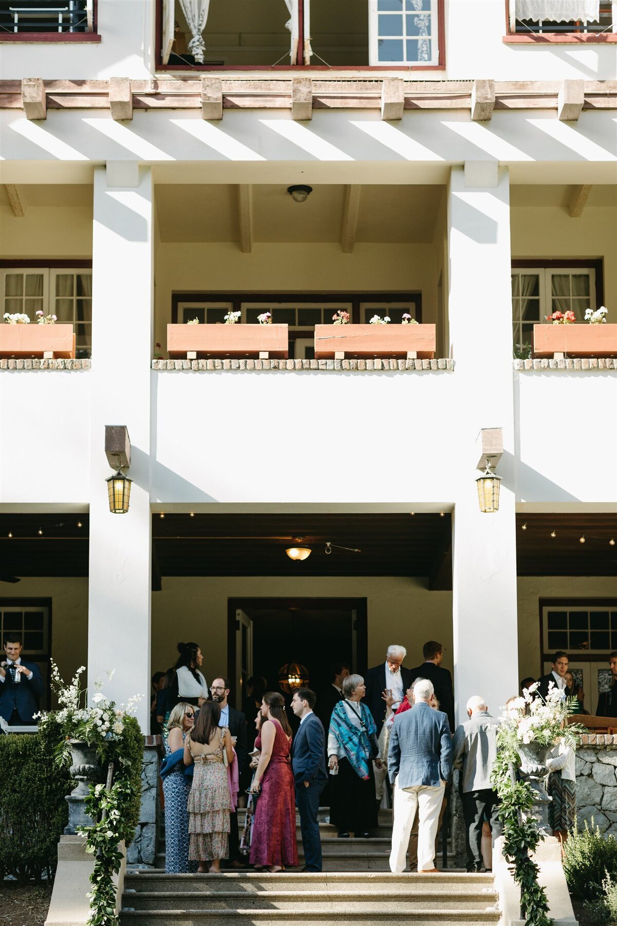 AllisonStoddard_LilyZackCocktailHour-9