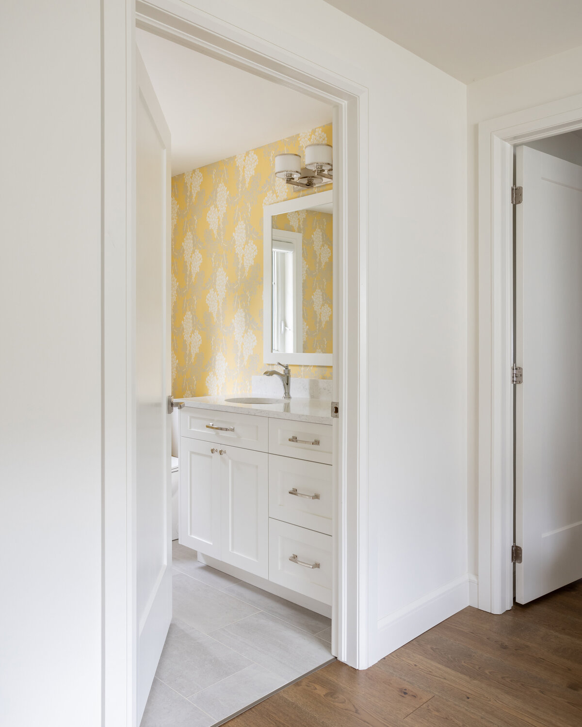 KatCo_Interiors-LakeHouse-InLaw_Bath-01