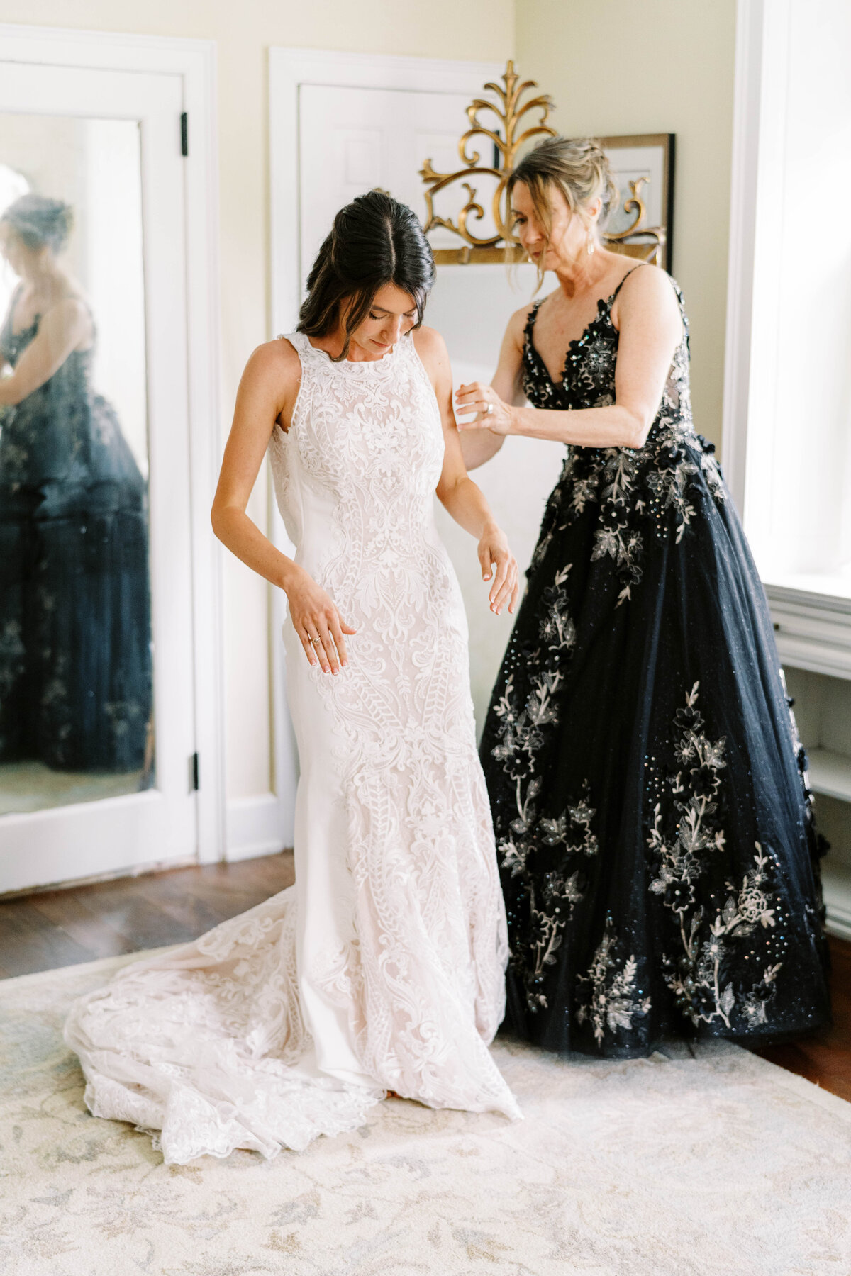 Philander-Chase-Knox-Estate-Wedding-Photographer-Bridal-Getting-Ready_009