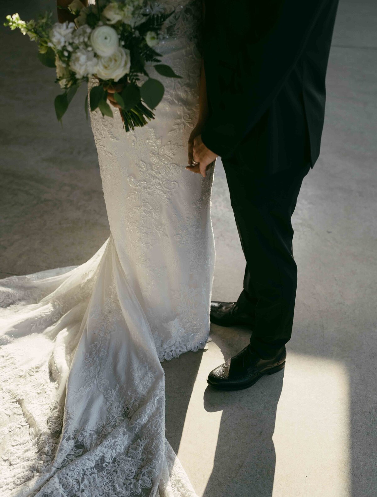 Elegant Mordern Wedding at Ashton Hill Farm-21