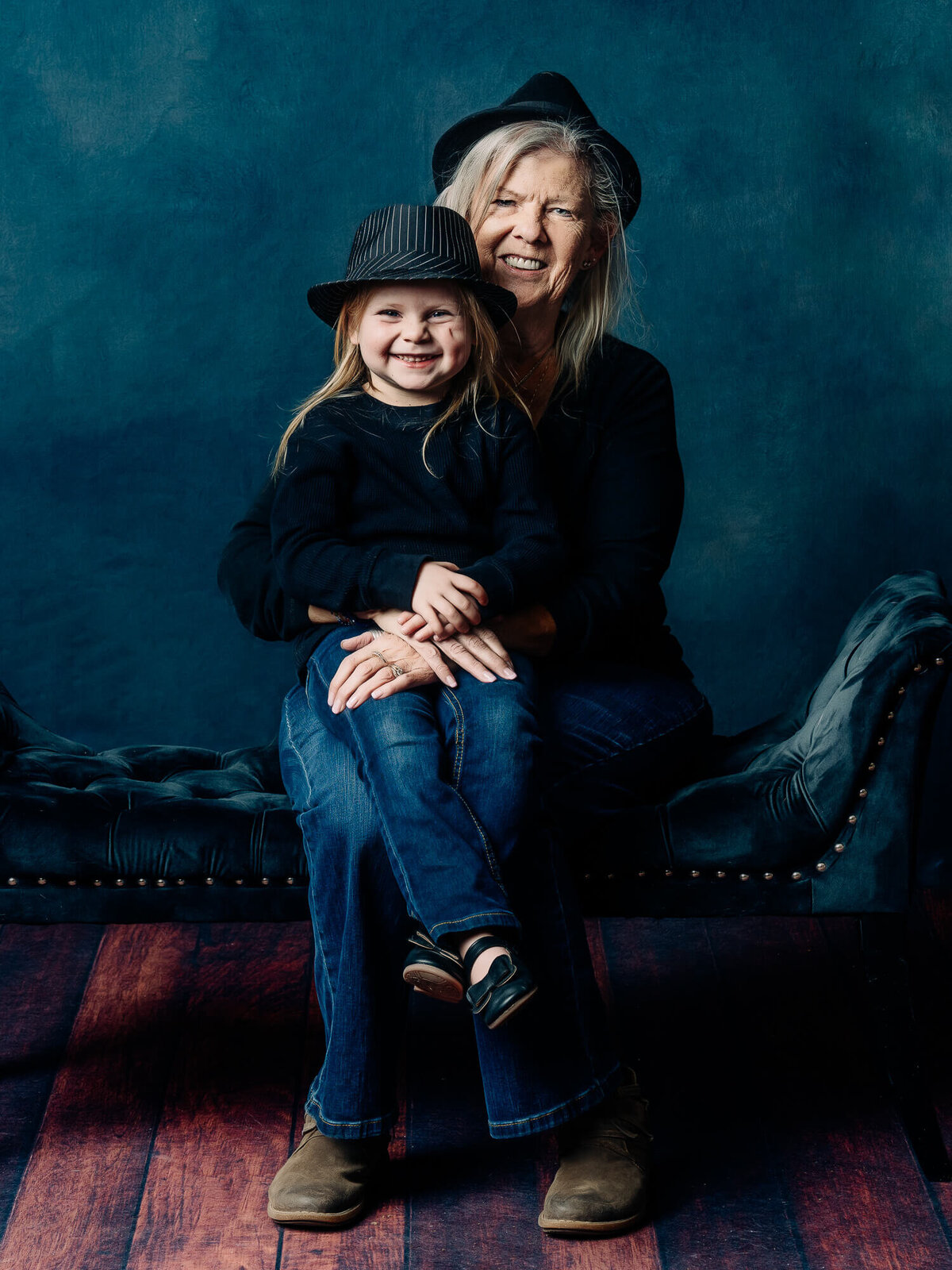 Girls smiles with Granny in session with Prescott family photographer Melissa Byrne